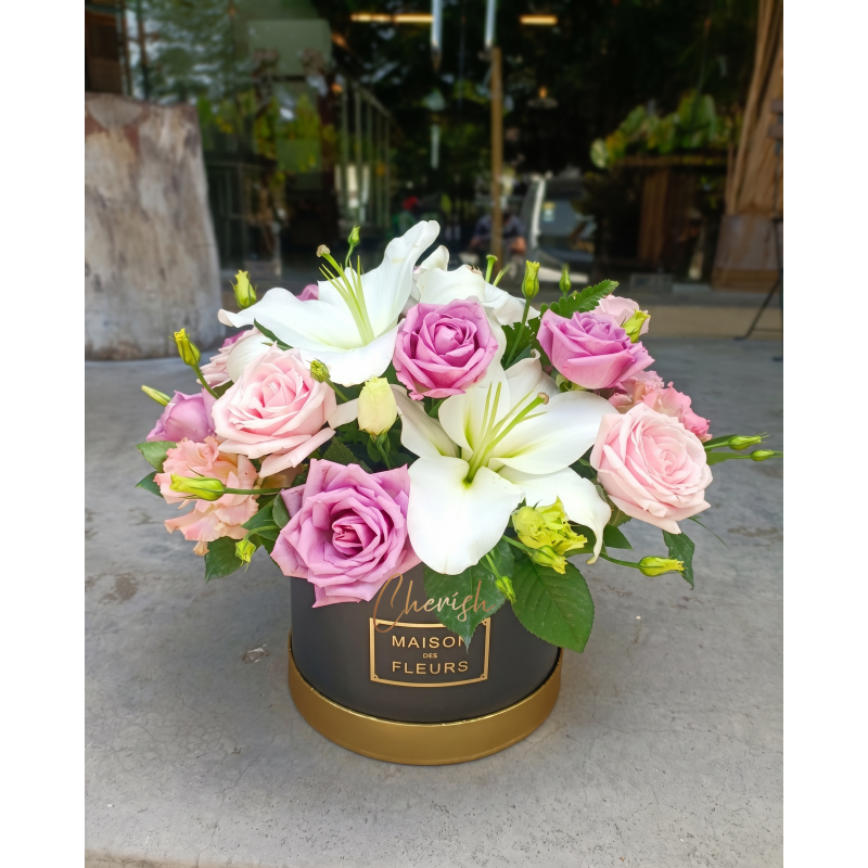 FGB 08 - Elegant Lilies & Roses Flower Box FGB 08 - Elegant Lilies & Roses Flower Box