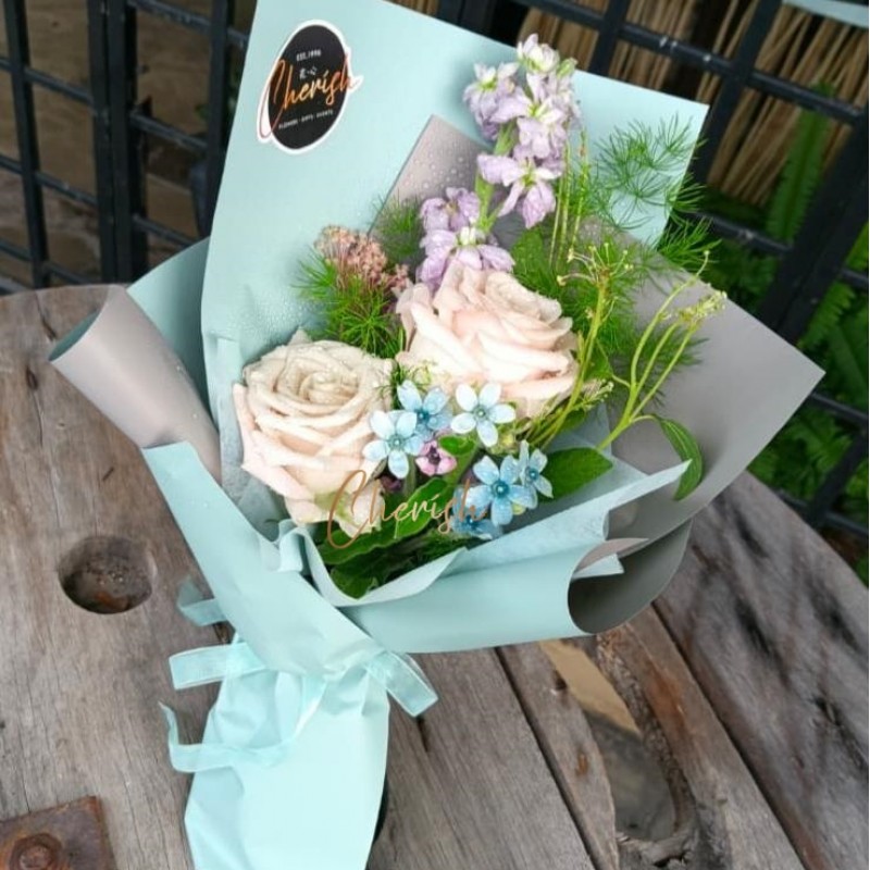 SPU 03 - Tiffany Romance Bouquet
