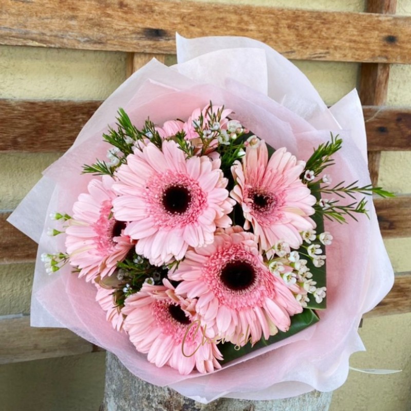 MD22 - Pink Fantasy Mother's Day Hand Bouquet